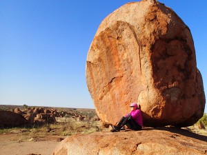 Taking a wee rest break at the Devil's Marbles, another remarkable geological land formation in the Centre. 